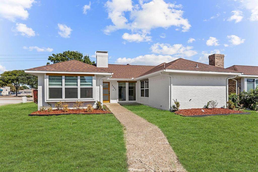 3002 University Drive - Photo 1
