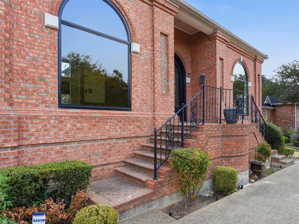 1700 Dowling Drive - Photo 1