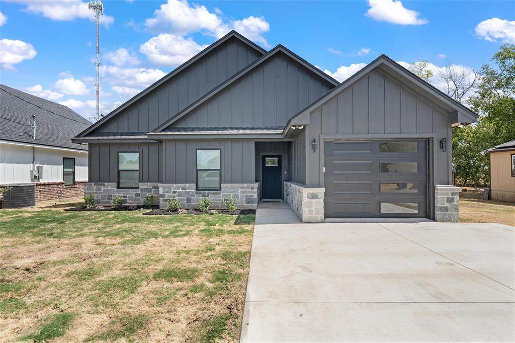 302 Johnson Street - Photo 1