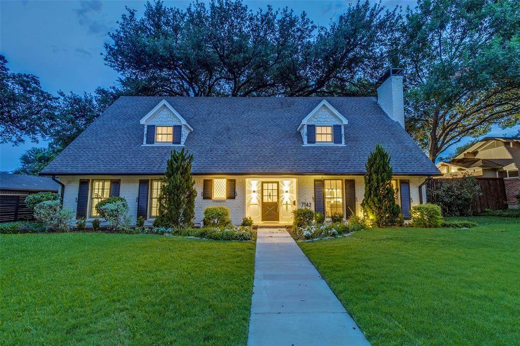 7142 Lakehurst Avenue - Photo 1