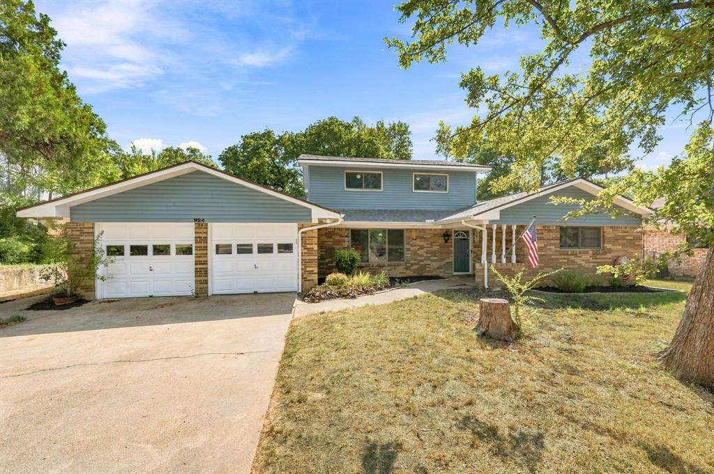 924 Wade Drive - Photo 1