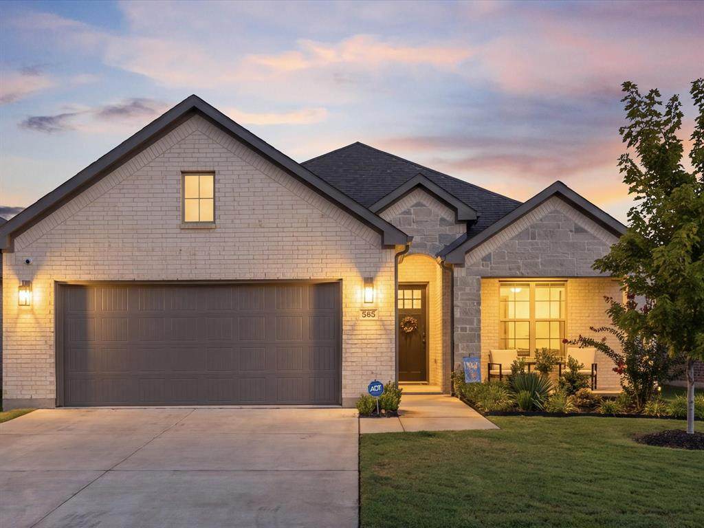 565 Beck Drive - Photo 1