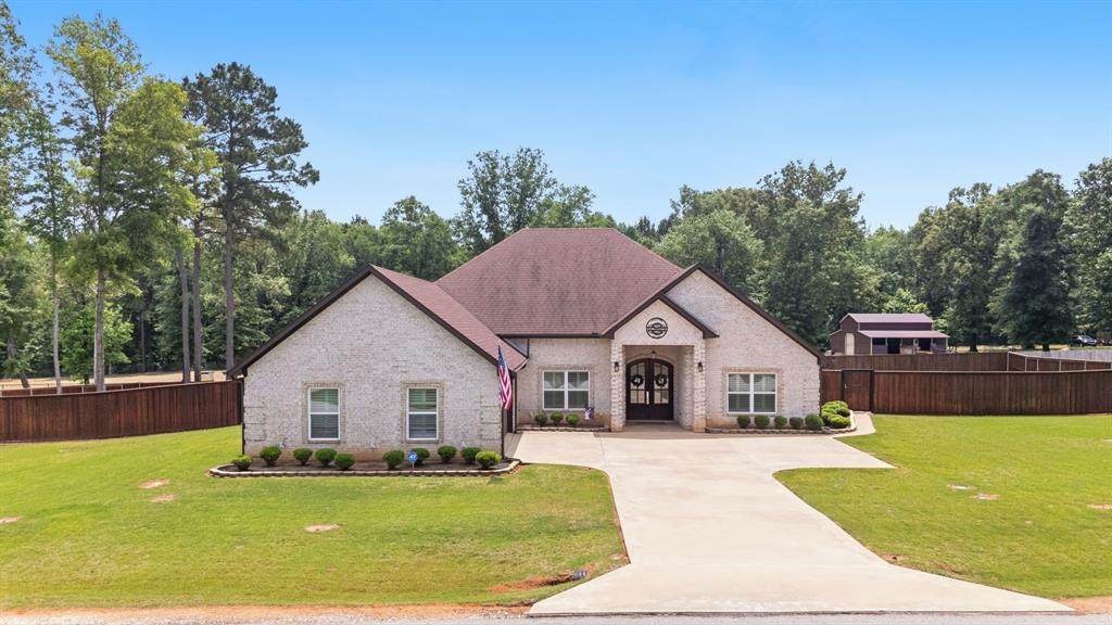 20926 Patriot Circle - Photo 1