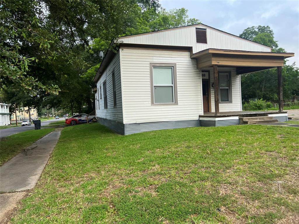 1728 Highland Avenue - Photo 1