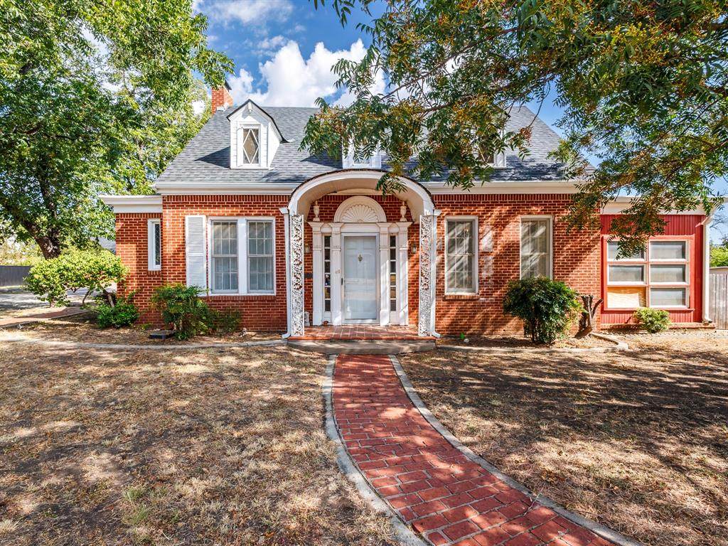 1016 Walnut - Photo 1