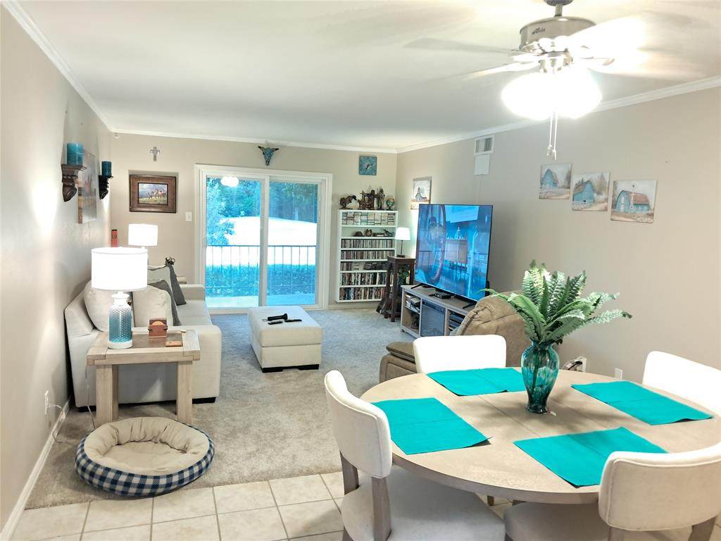 4042 Ridglea Country Club Drive - Photo 1