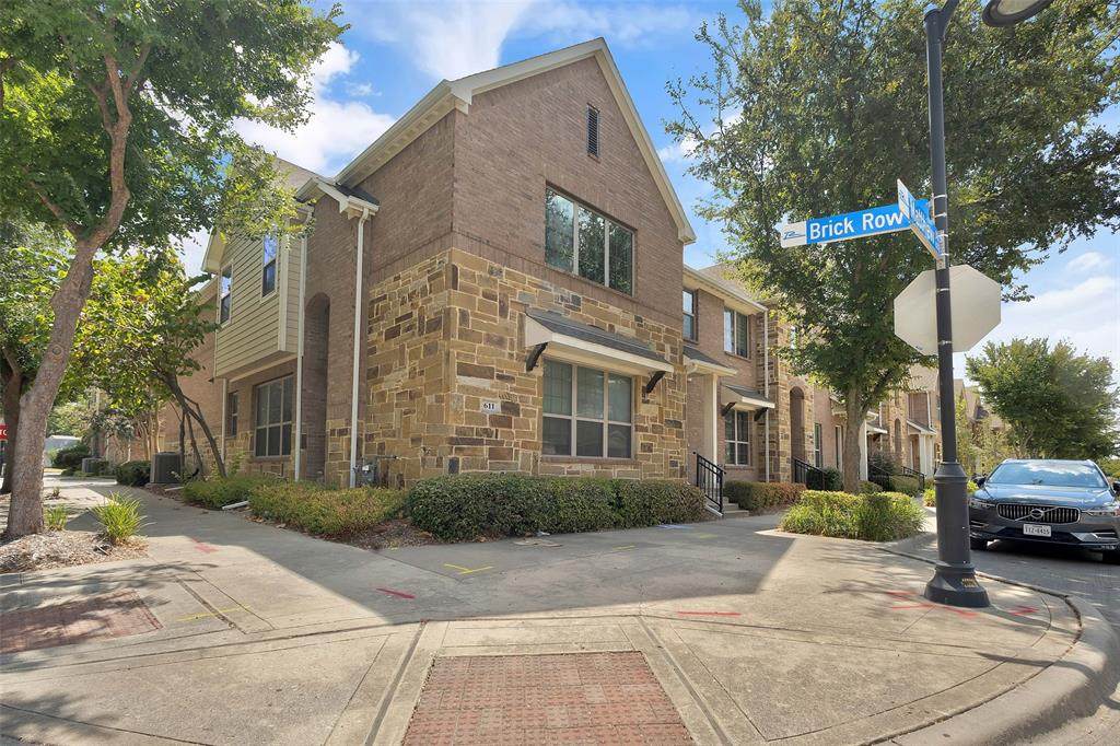 611 Matthew Place - Photo 1