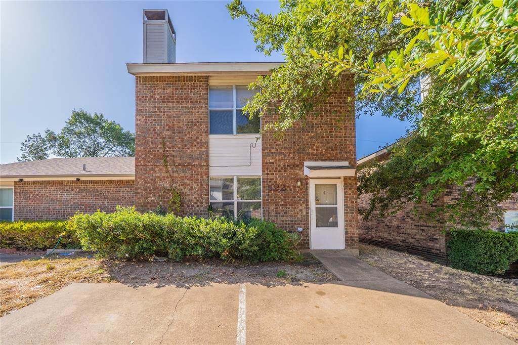 122 Country Bend - Photo 1