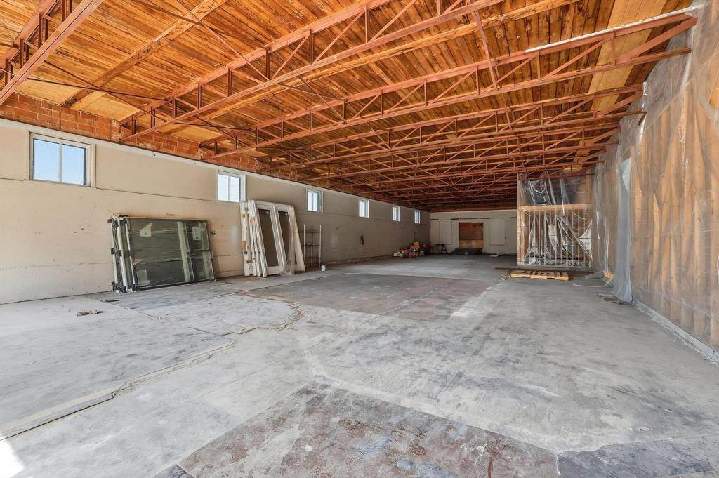 211 Lamar Street - Photo 1