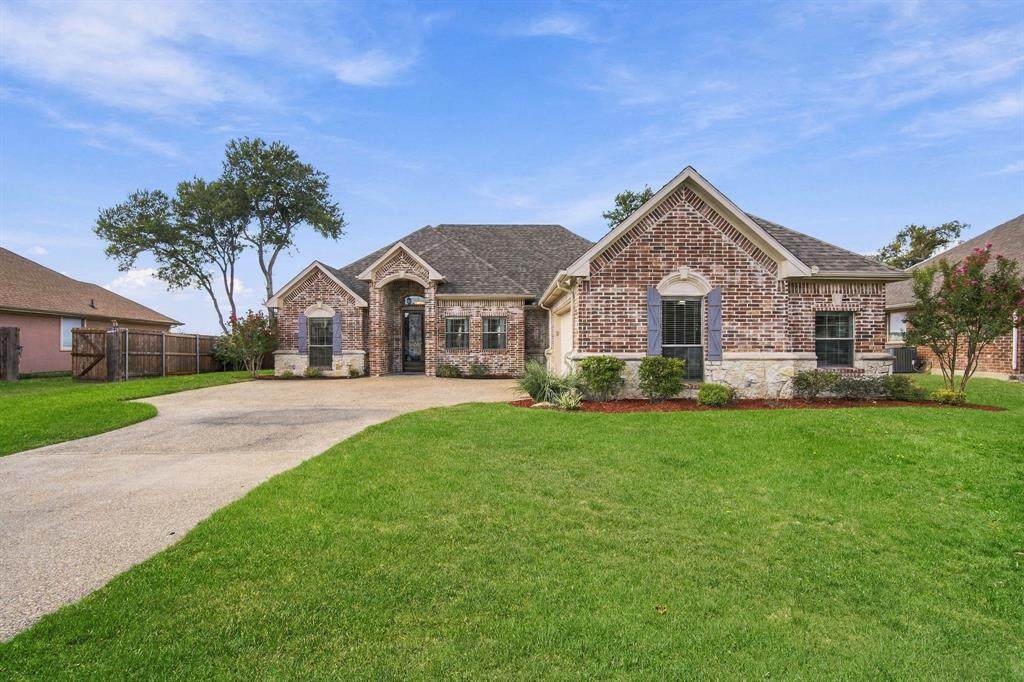 810 Woodcrest Drive - Photo 1