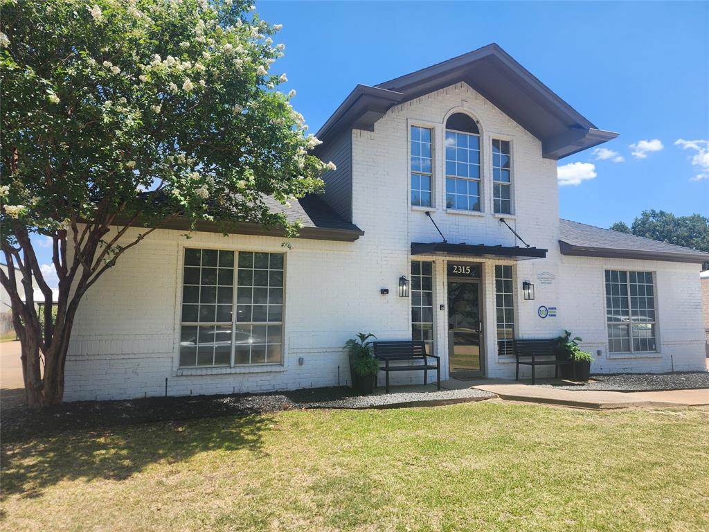 2315 Michigan Court - Photo 1