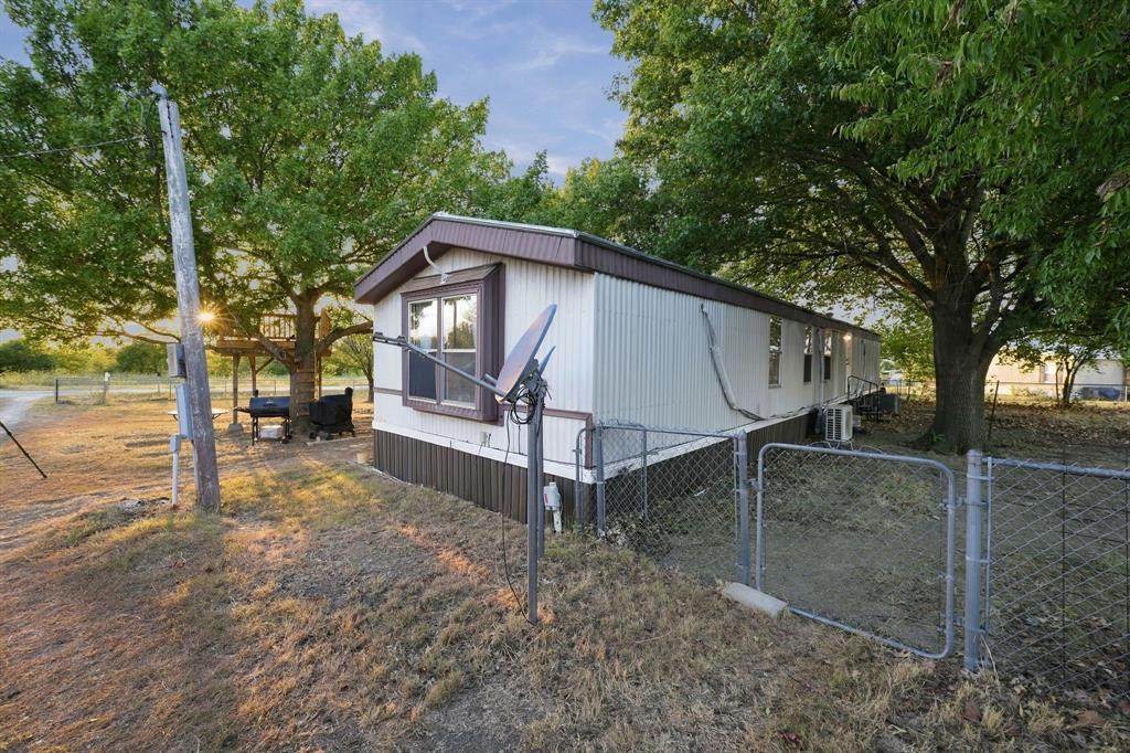 1206 Toby Street - Photo 1