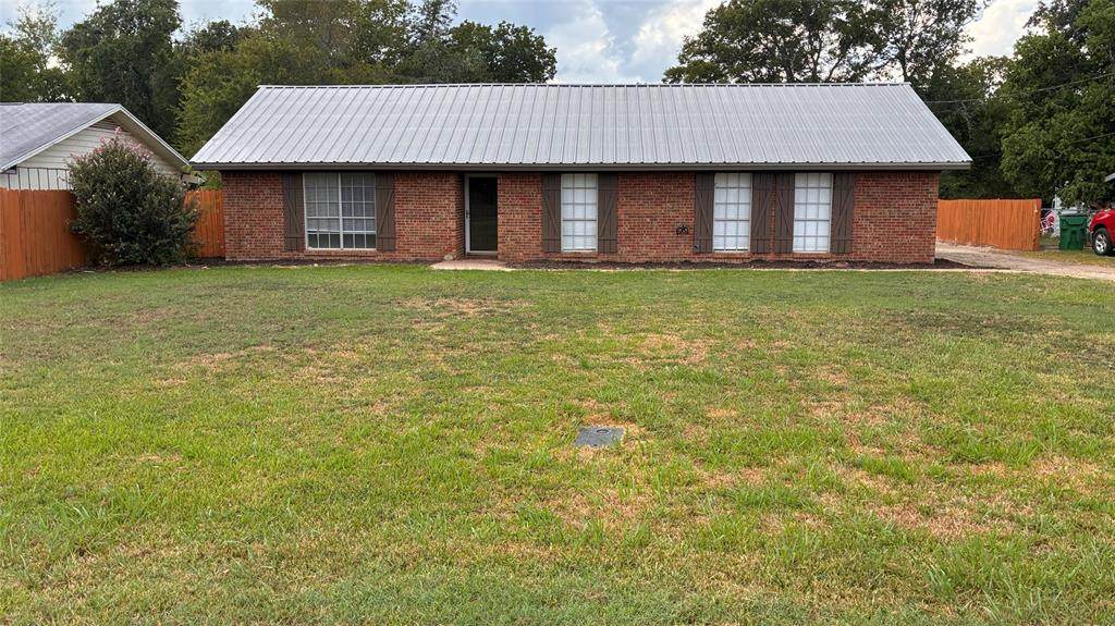 429 Davis Street - Photo 1