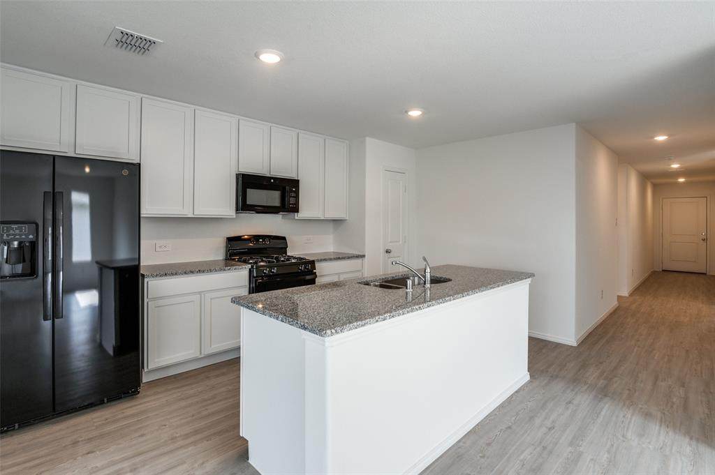 1708 Sims Street - Photo 1