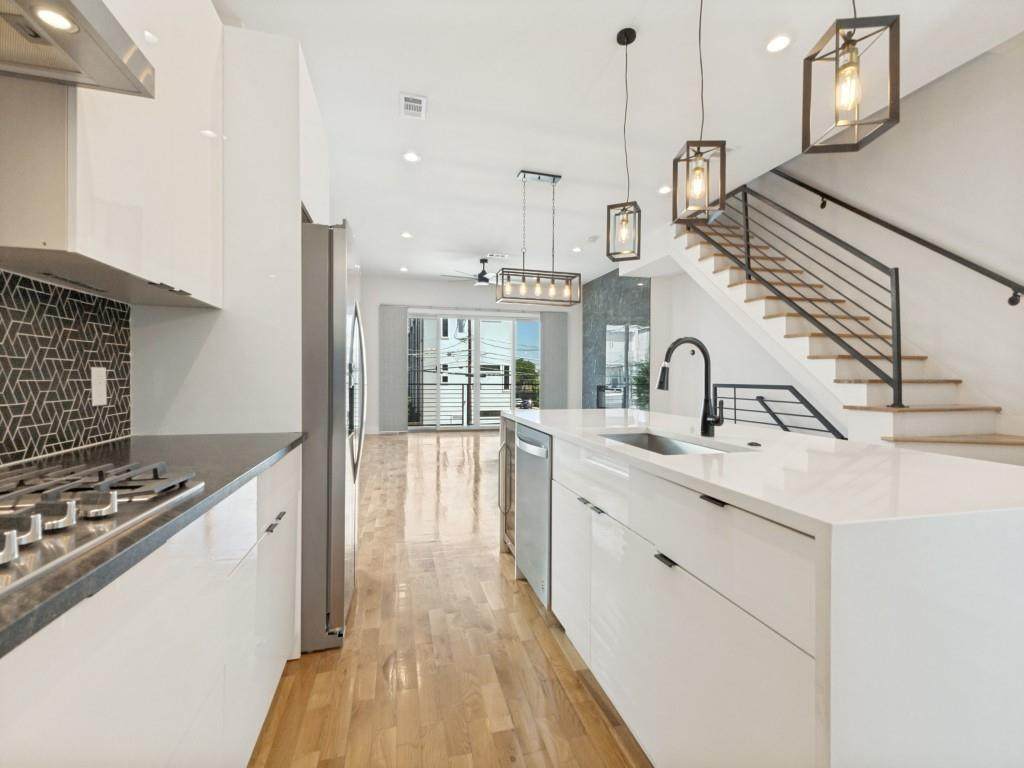 4119 Munger Avenue - Photo 1