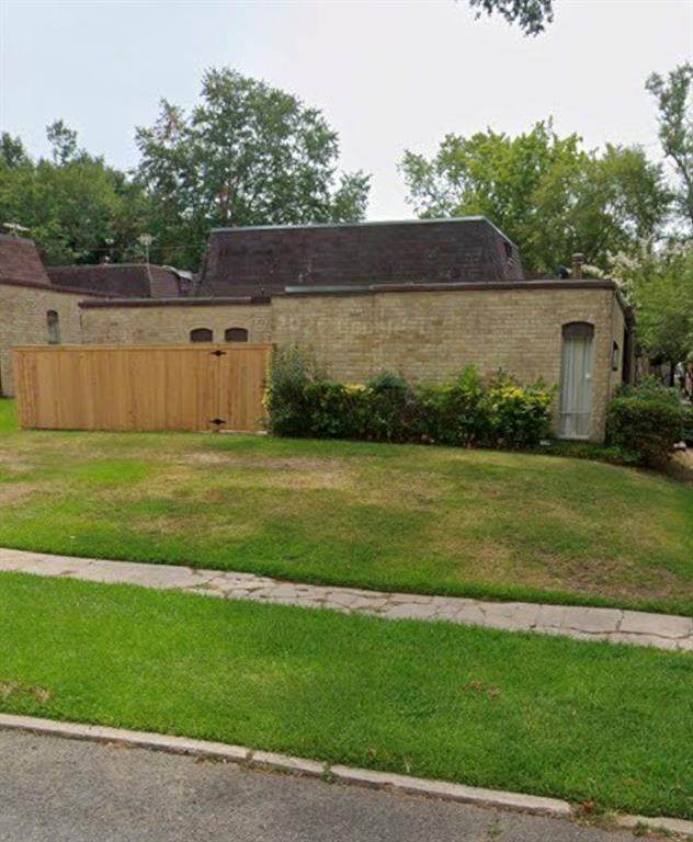953 Stephenson Street - Photo 1