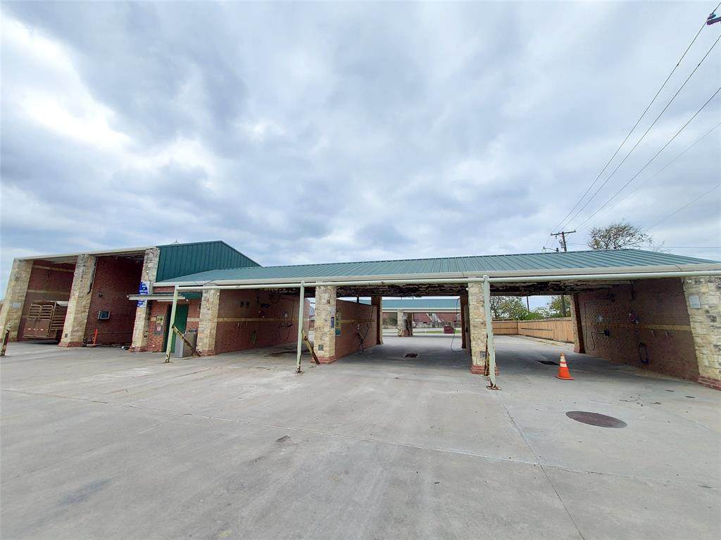 320 Santa Fe Street - Photo 1