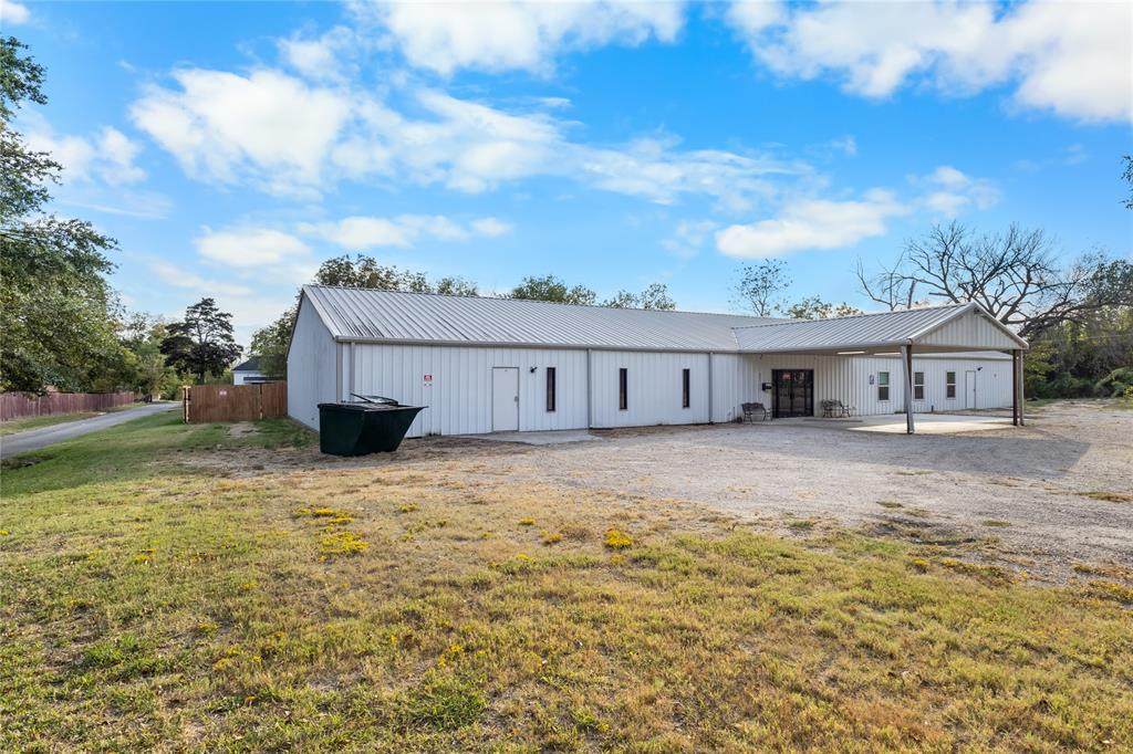 803 Chestnut Street - Photo 1