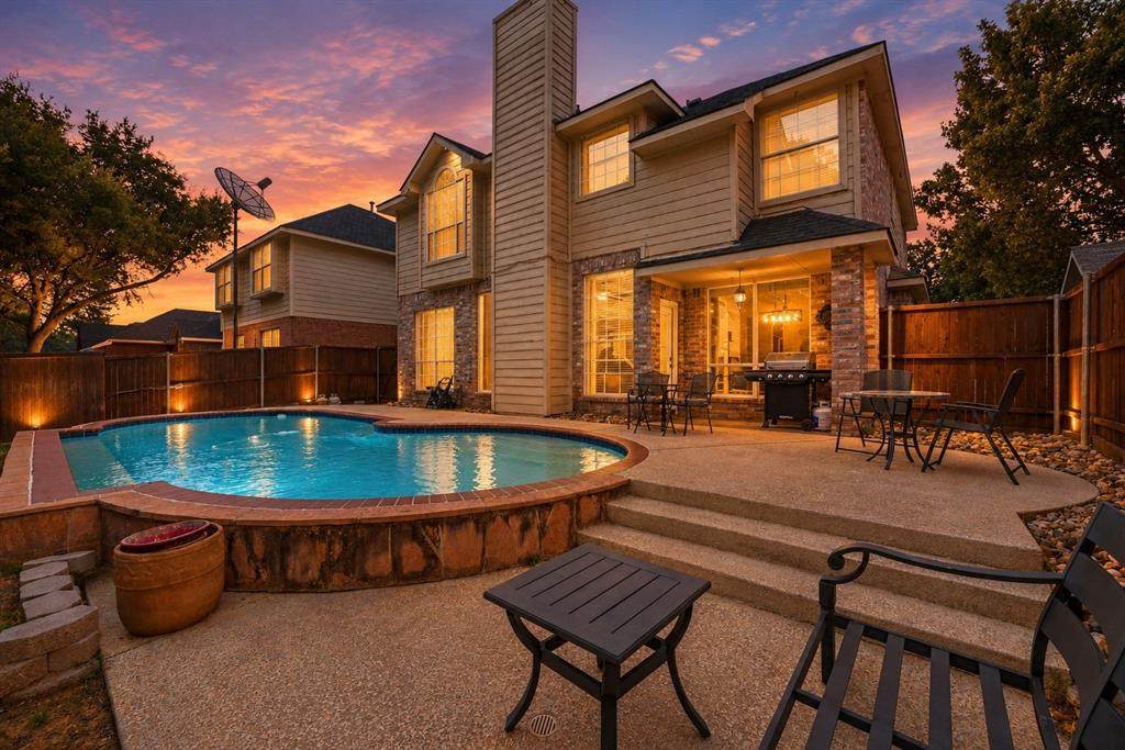 2304 Grandview Drive - Photo 1