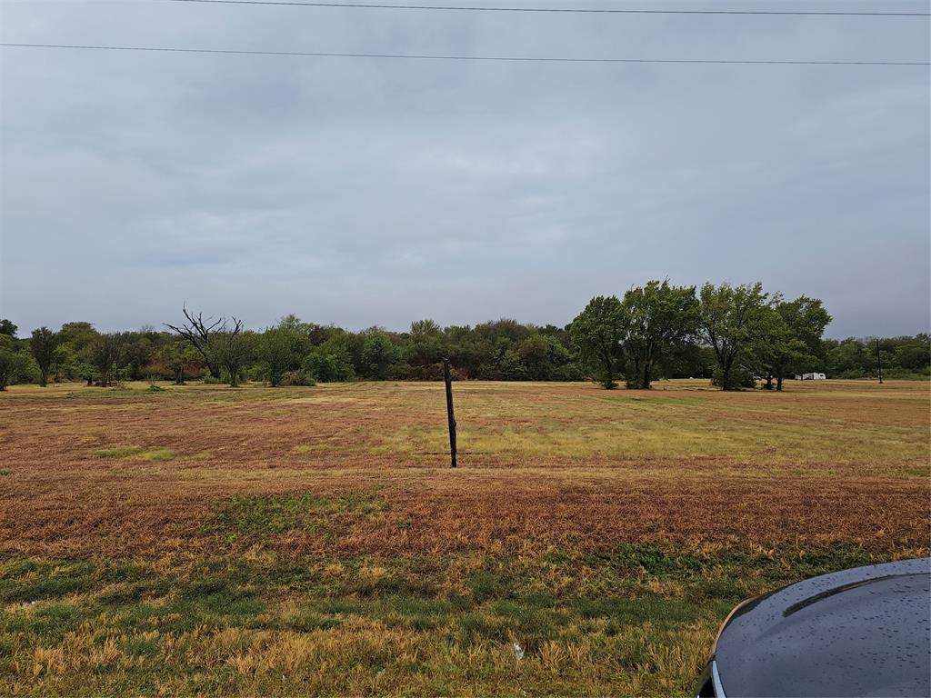1105 I-45 - Photo 1