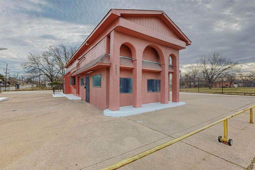 2802 Lagow Street - Photo 1