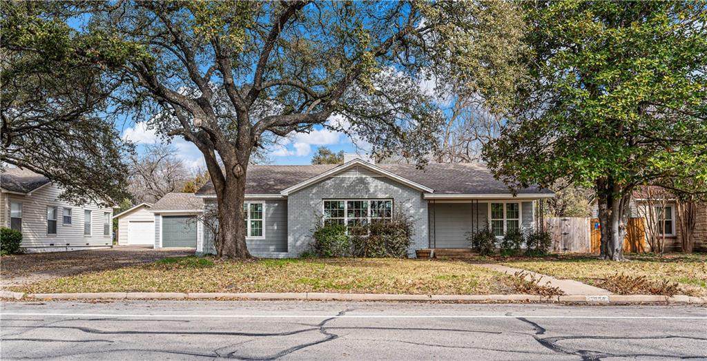 3909 Austin Avenue - Photo 1
