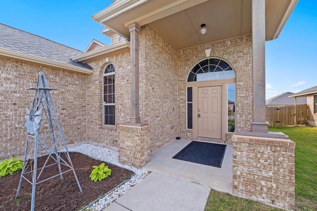 211 Highmore Court - Photo 1