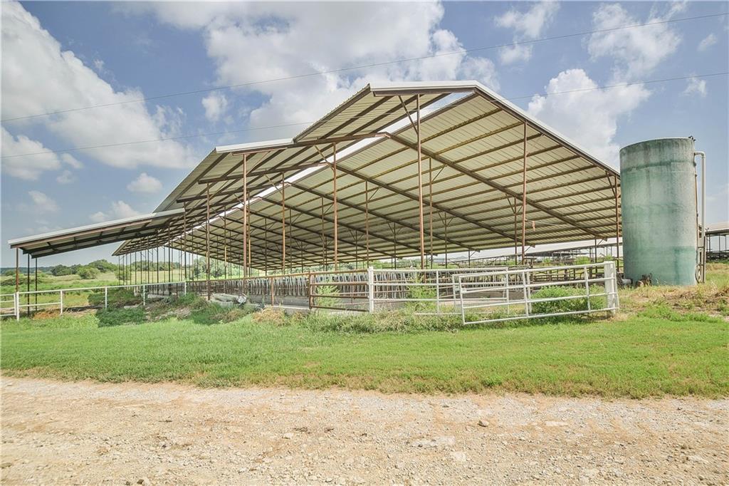 4325 County Road 309 - Photo 1