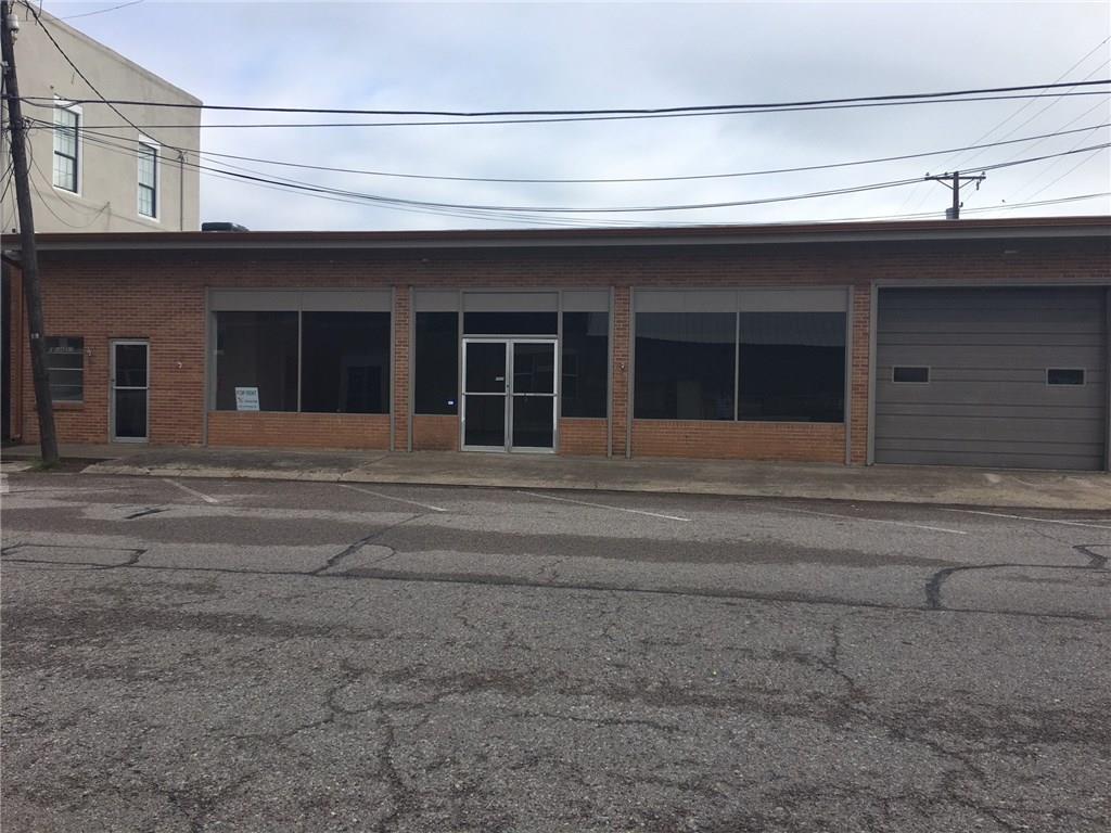 110 Oak - Photo 1