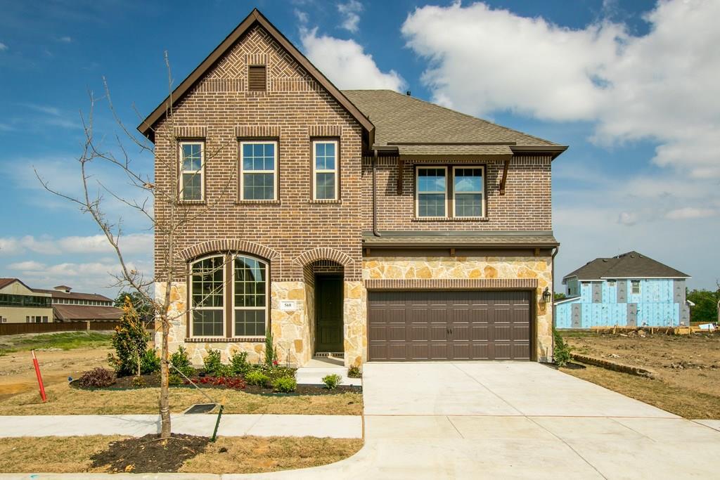560 Paddock Way - Photo 1