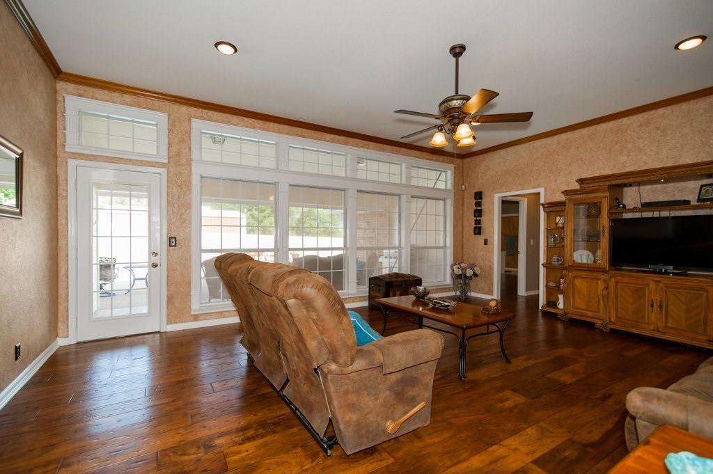 401 Emsley Drive - Photo 1