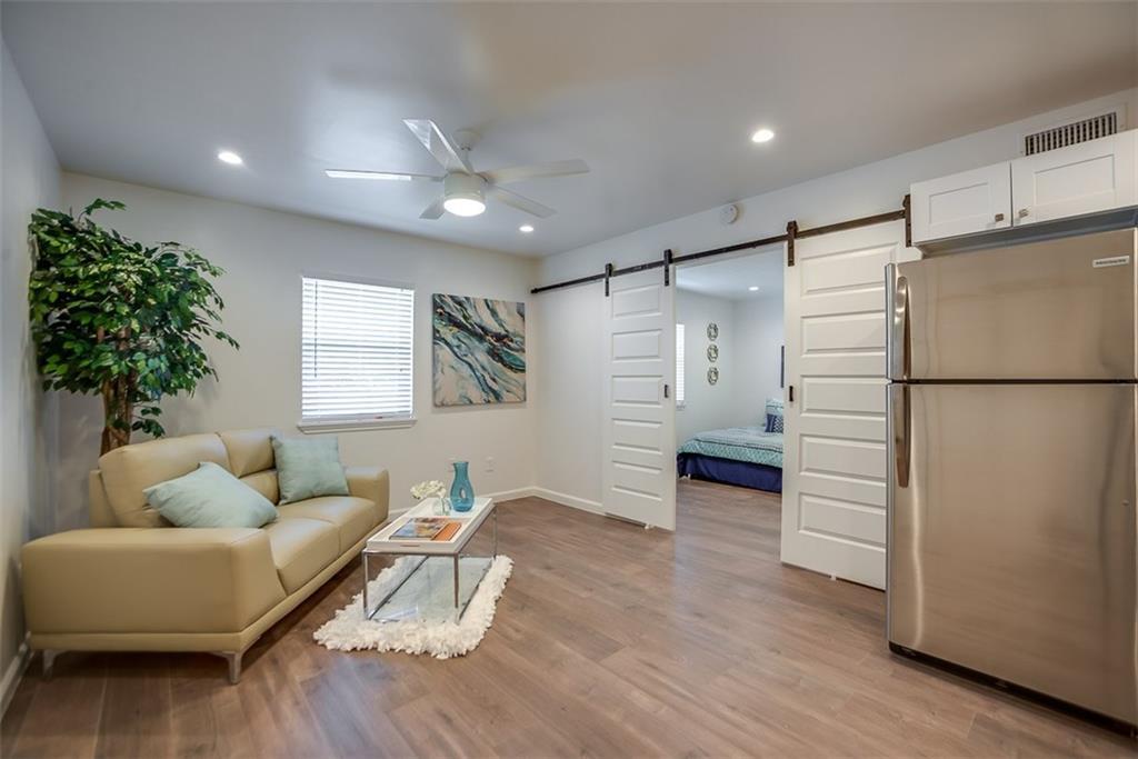 1515 Bennett Avenue - Photo 1