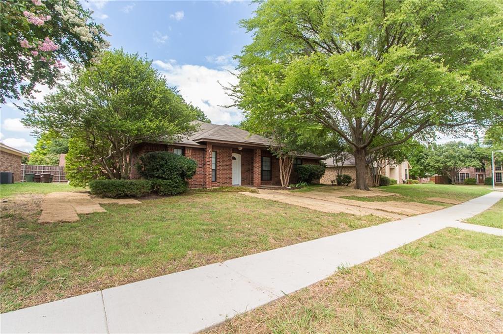 805 Sandhurst Drive - Photo 1