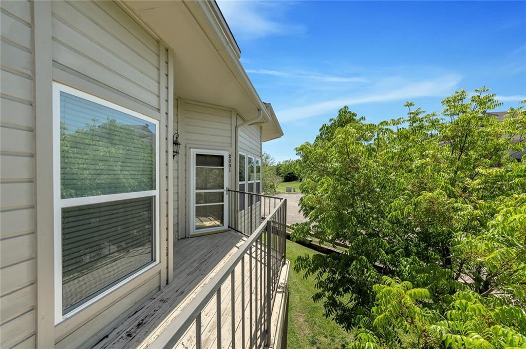 2116 Tanglewood Boulevard - Photo 1