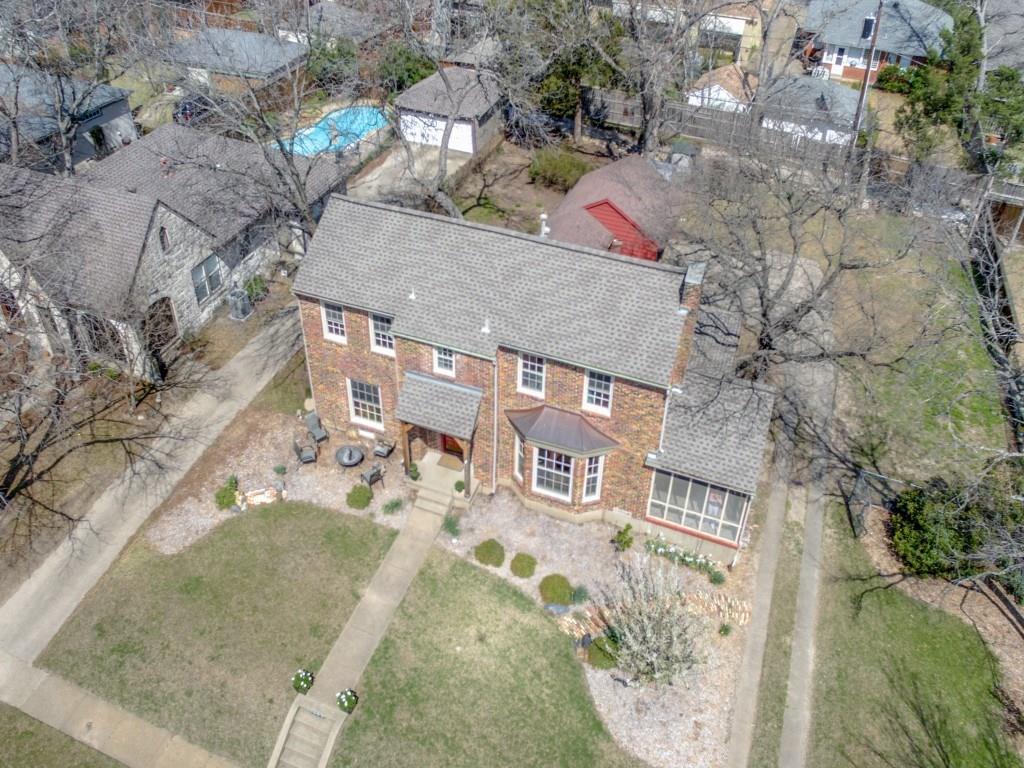 1006 Clermont Street - Photo 1