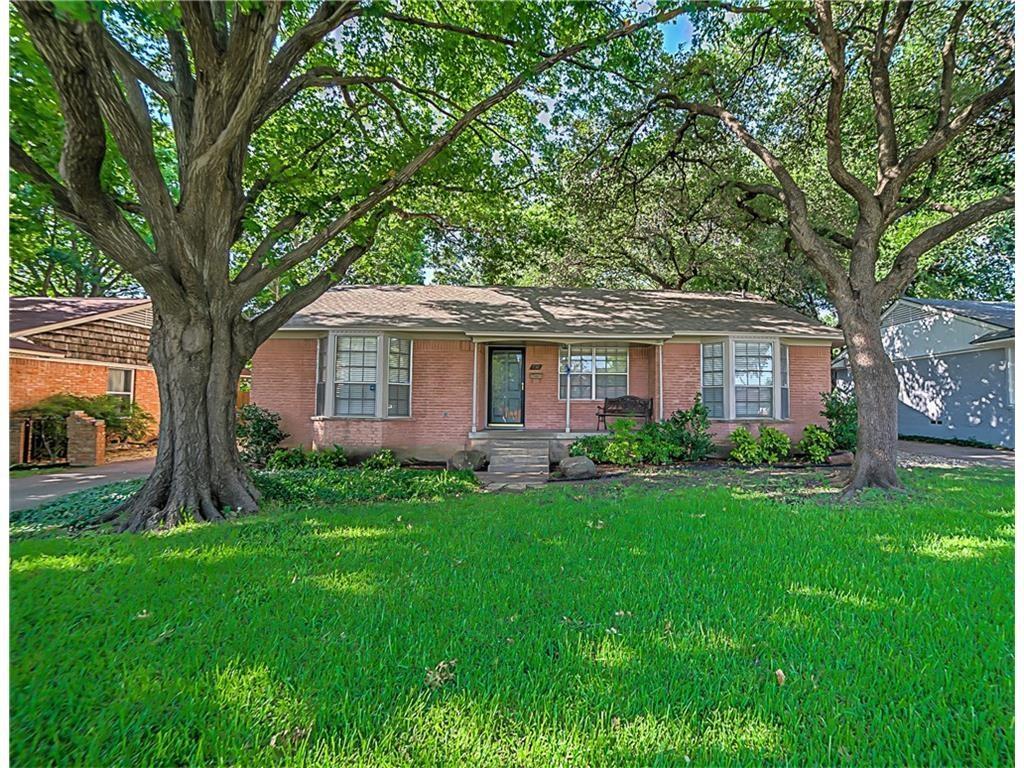 738 James Drive - Photo 1