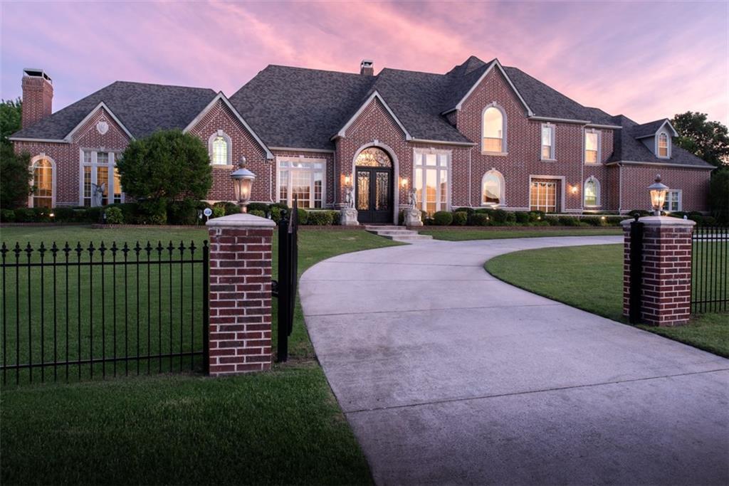 710 Oakdale Circle - Photo 1