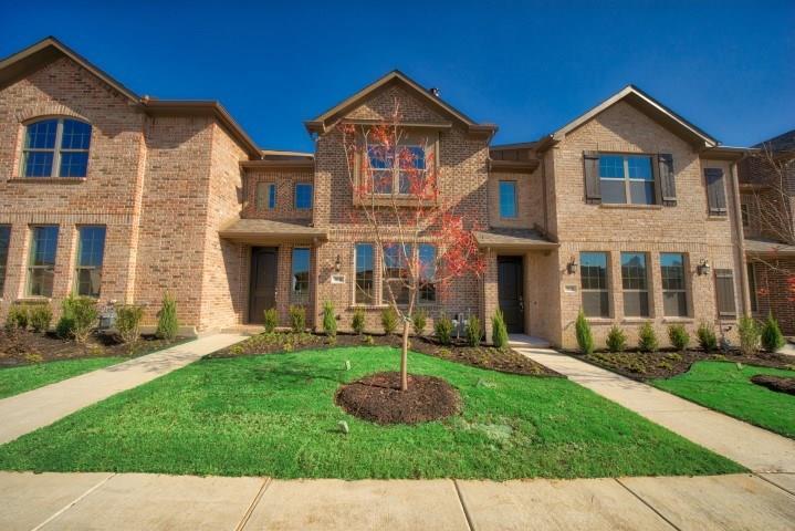 1016 Foxglove Drive - Photo 1