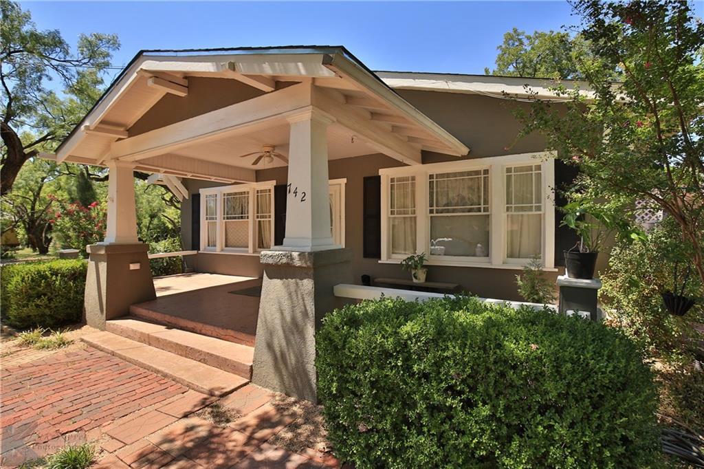 742 Sammons Street - Photo 1