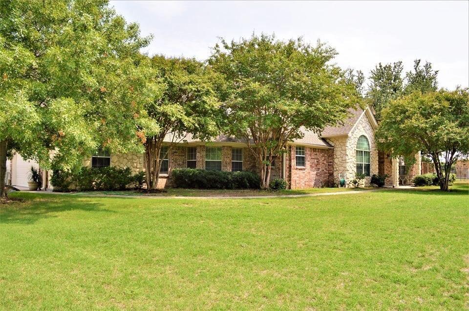 212 Megan Court - Photo 1