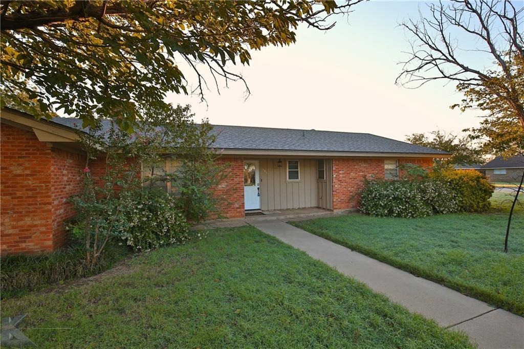 113 Avenue J - Photo 1
