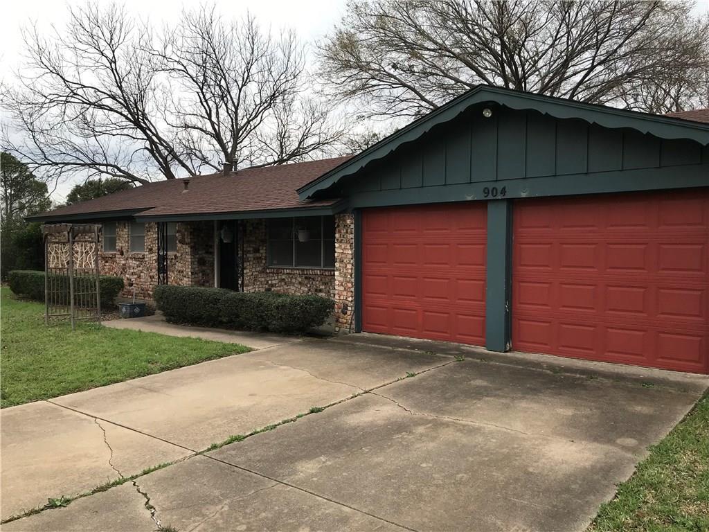 904 Crockett Drive - Photo 1