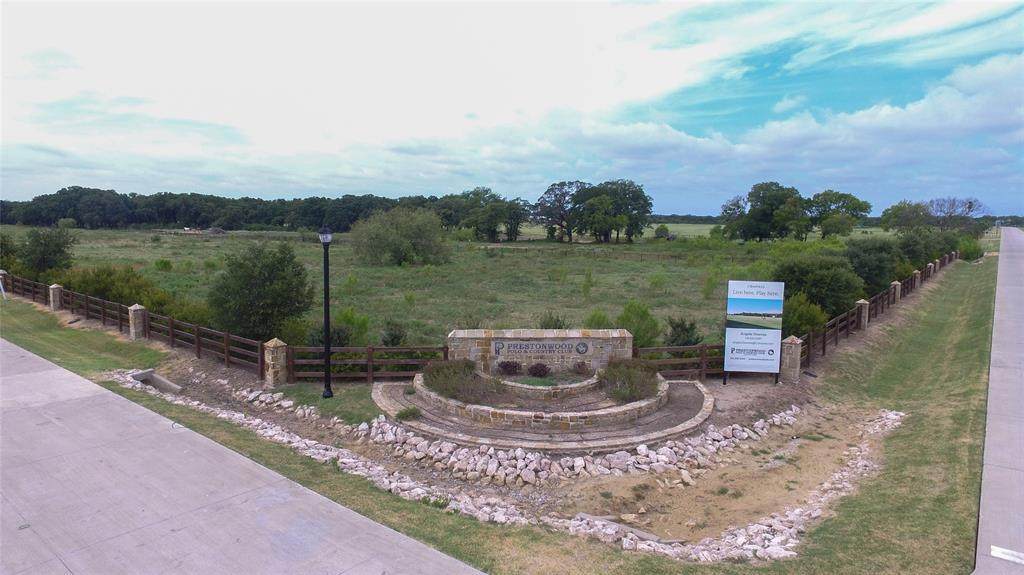 431 Martingale Trail - Photo 1