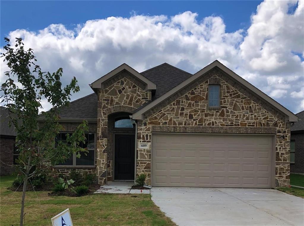 609 Beechwood - Photo 1