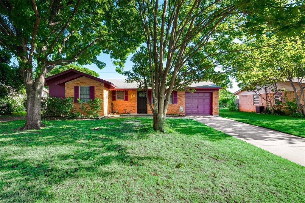 402 Westwood Drive - Photo 1
