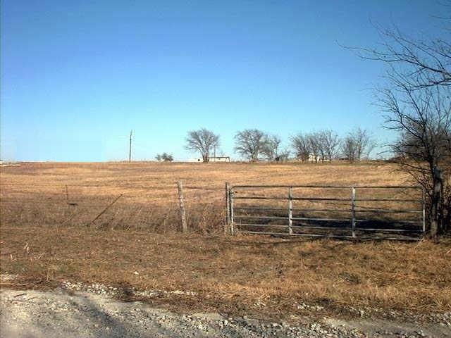 421 Private Road 4721 - Photo 1
