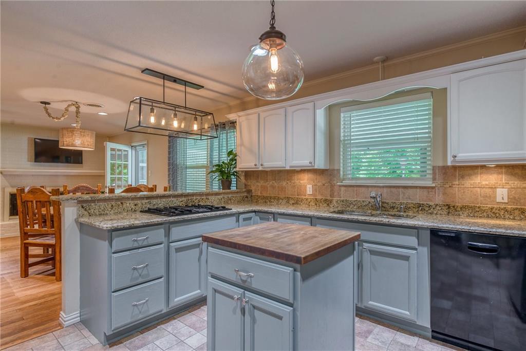 1800 Ridgmar Boulevard - Photo 1