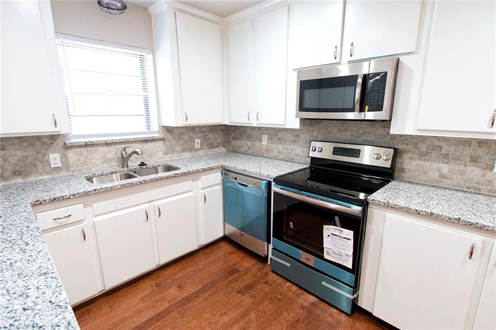 316 Simmons Drive - Photo 1