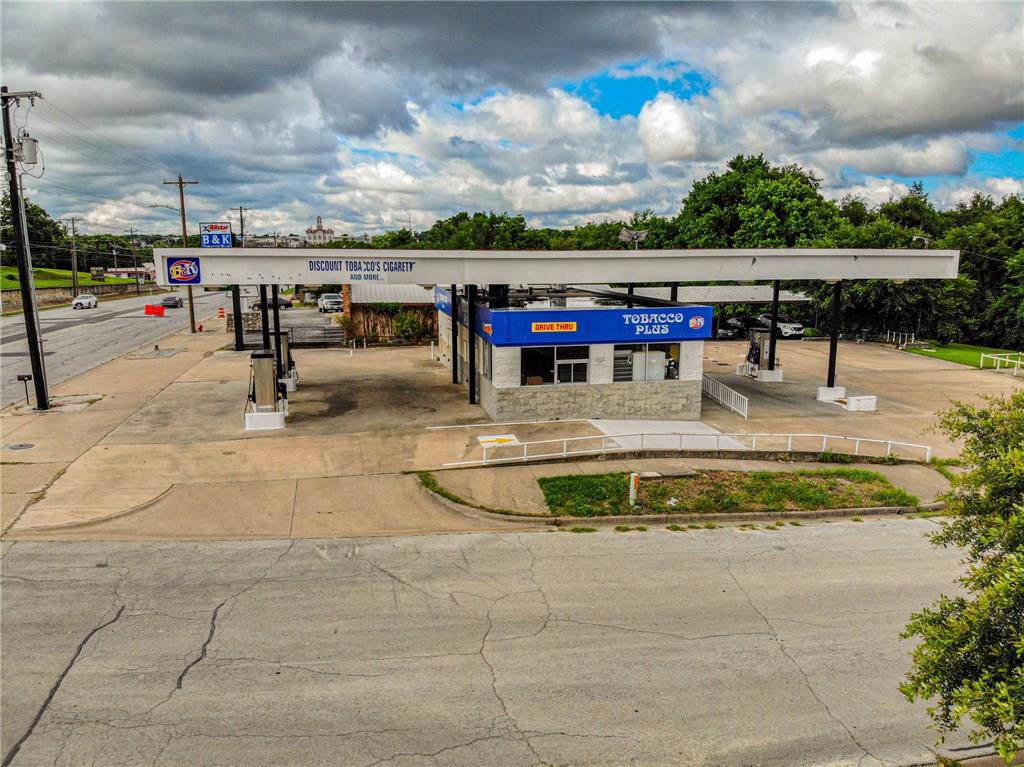 705 Main Street - Photo 1
