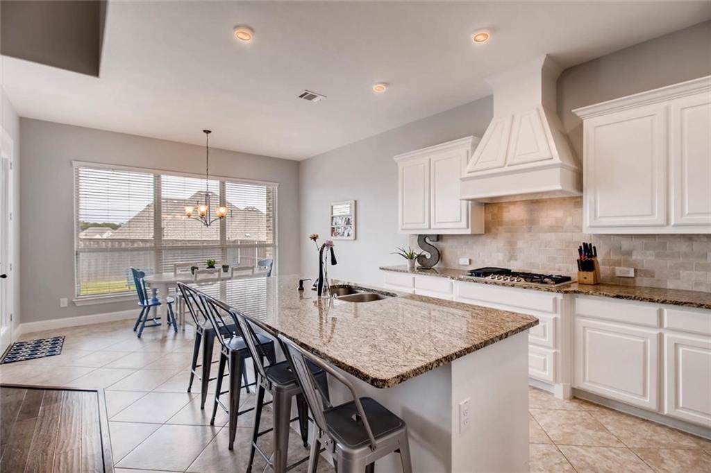 7912 Medina Way - Photo 1